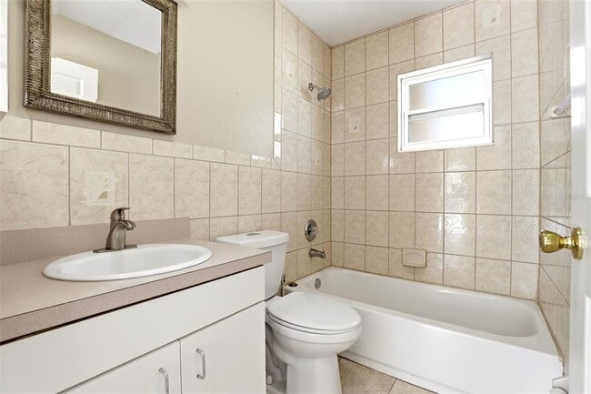 Building Photo - 125 W 5th St