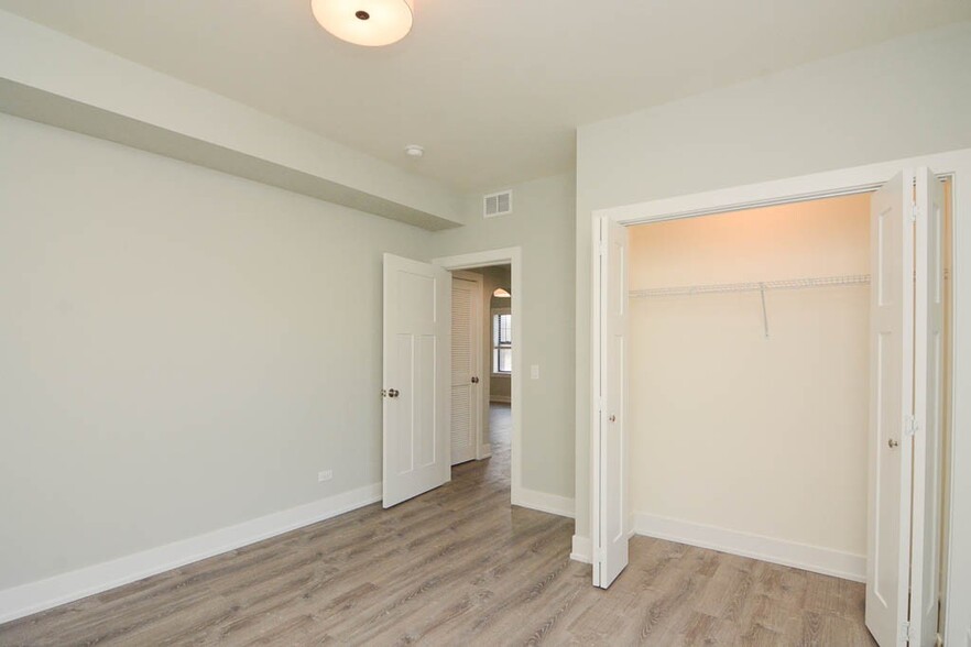 Building Photo - 1152 Maple Ave