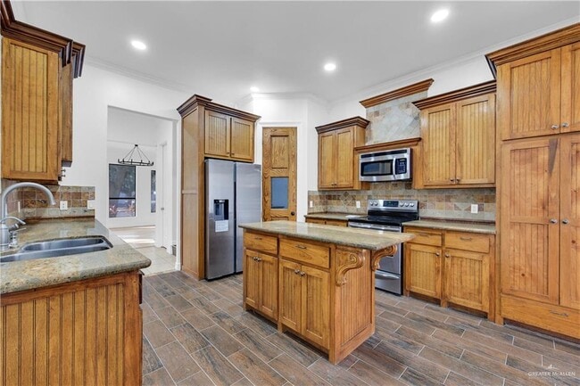 Building Photo - 24 M S St