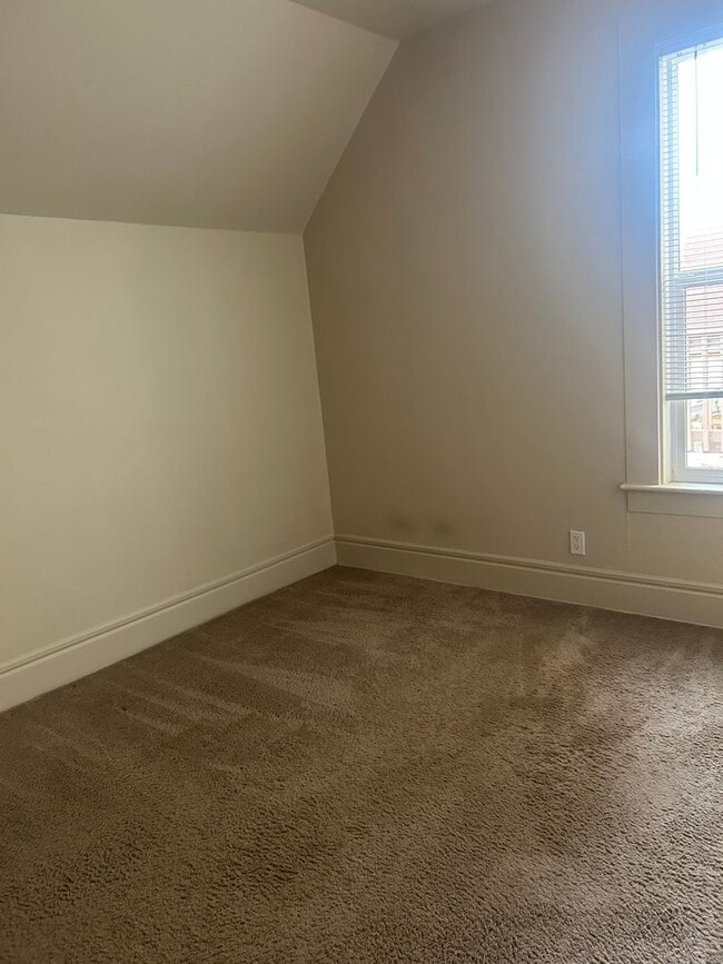 Building Photo - (488) 15th Street Apartments - 1 Bedroom /...