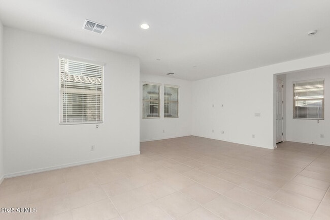 Building Photo - 14633 W Sand Hills Rd