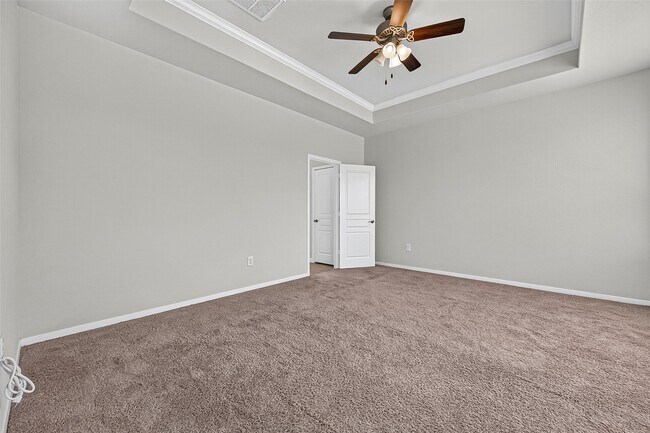 Building Photo - 24603 Royal Pike Dr