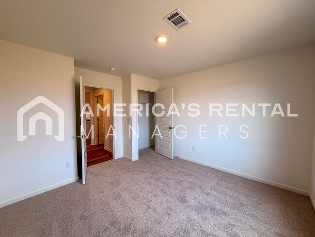 Building Photo - One-Month Free Move-in Special! New Construction Home for Rent in Tuscaloosa, AL! Sign a 13-month...