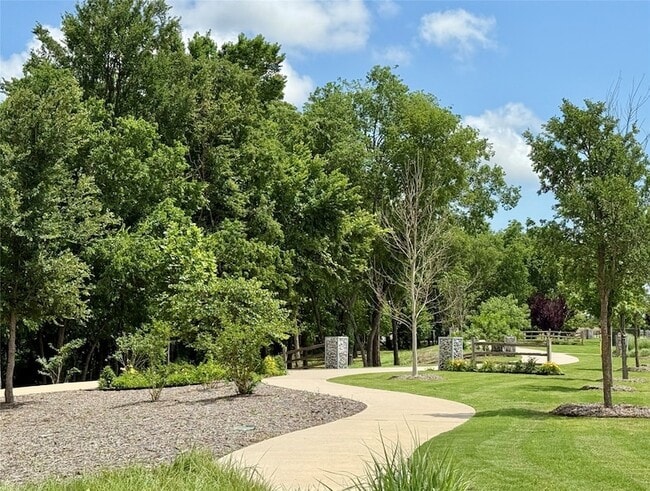 Building Photo - 1804 Welker Dr