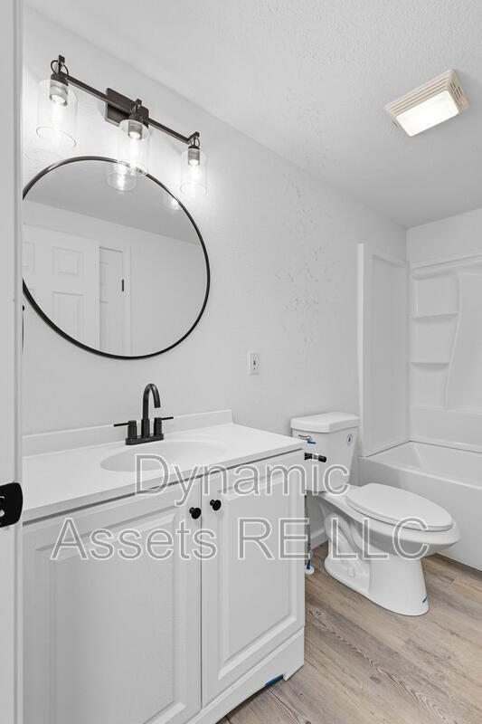 Building Photo - 405 Falletti St