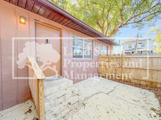 Building Photo - 724 Angelina Ln