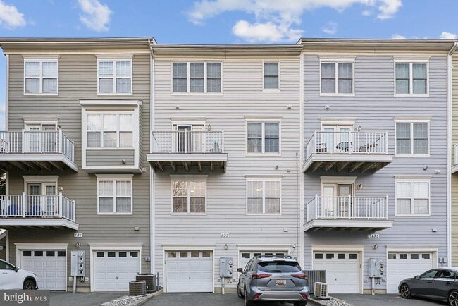Building Photo - 133 Chevy Chase St