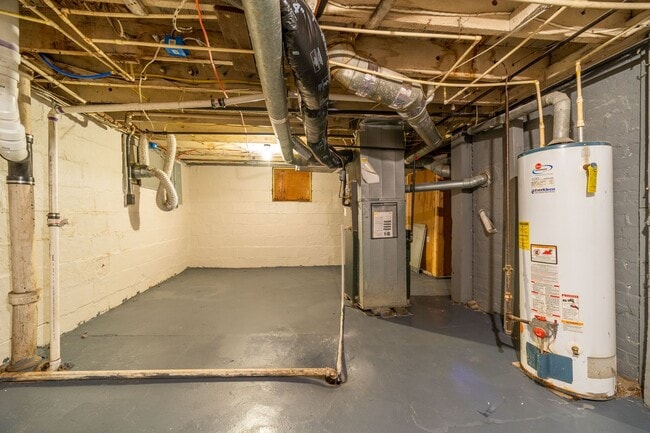 Building Photo - 810 Miller Ave
