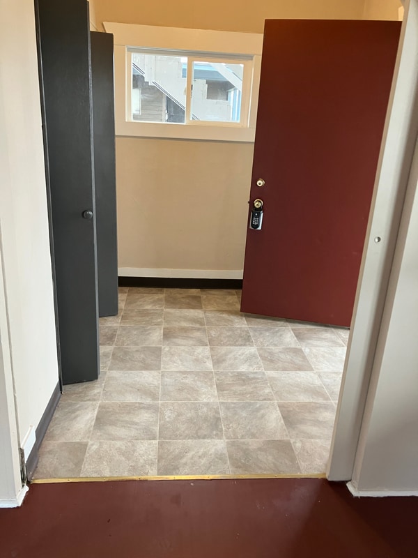 Building Photo - 1707 W Mansfield Ave