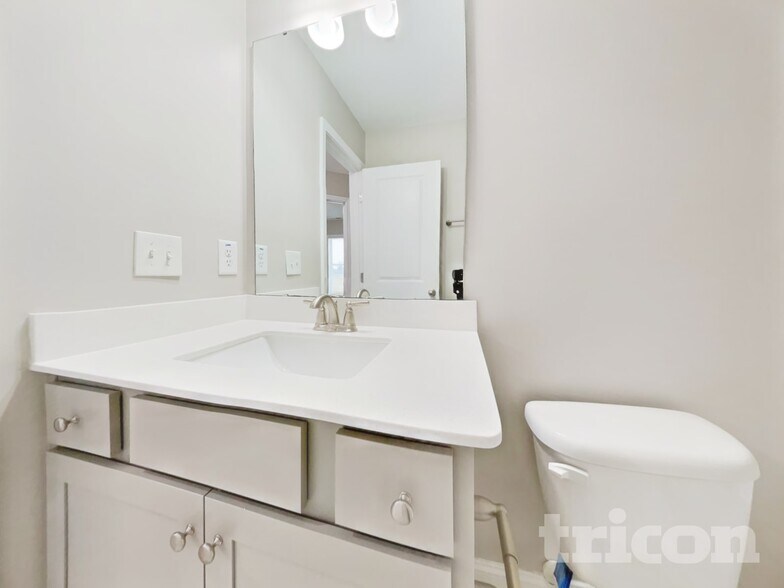 Building Photo - 49 Fish Whistle Ct