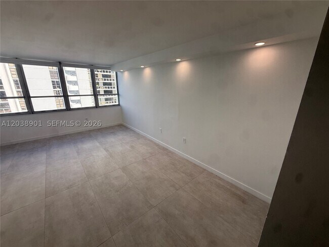 Building Photo - 11 11th St