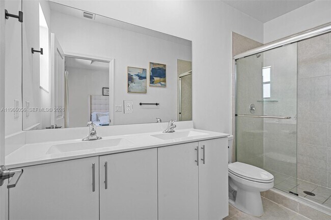 Building Photo - 9941 SW 231st Ln