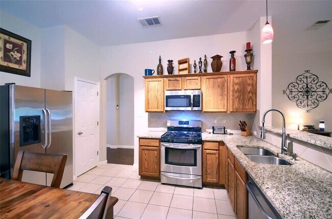 Building Photo - 1519 Hawk Dr