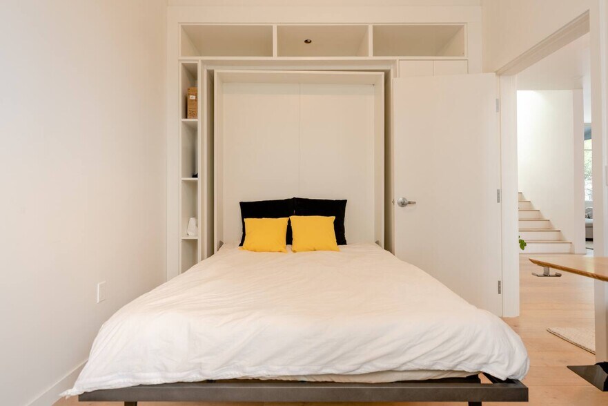 Building Photo - 800 The Mark Ln