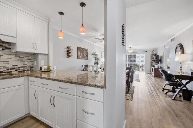 Building Photo - 1600 1st Ave W