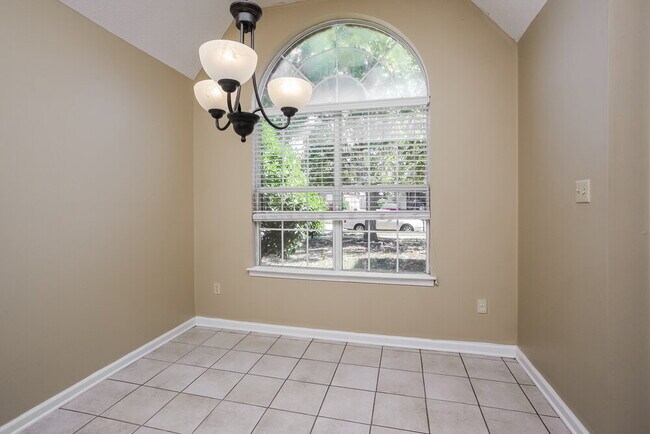 Building Photo - 8207 Cross Point Dr