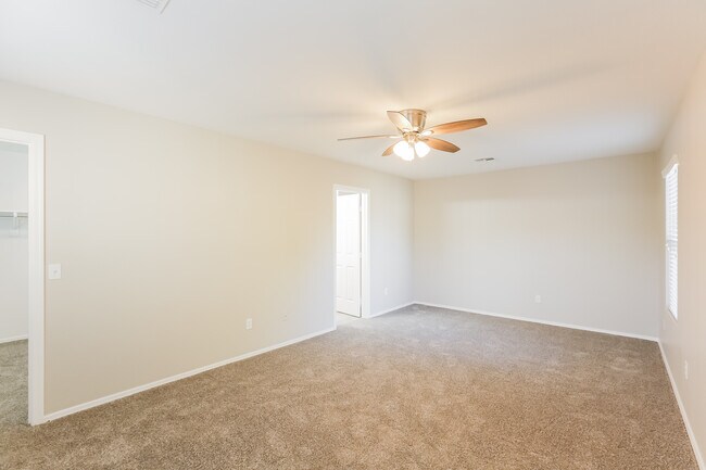 Building Photo - 11219 W Garfield St