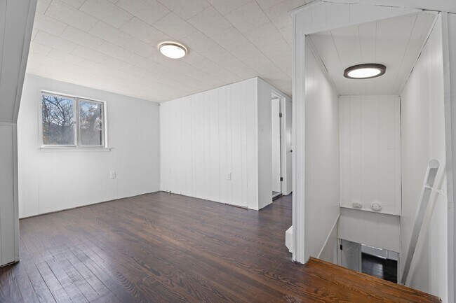 Building Photo - Welcome Home to a 2 bath 4 bedroom  home