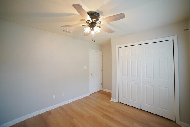 Building Photo - 1121 Mosswood Chase