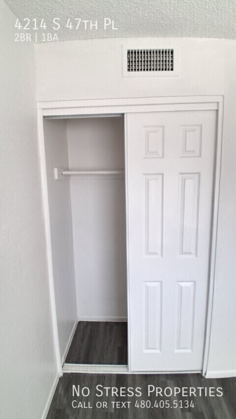 Building Photo - 4214 S 47th Pl