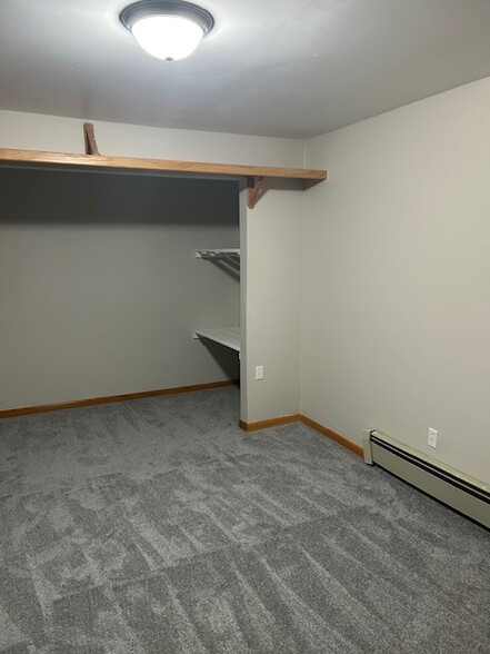 Building Photo - 6050 OH-14