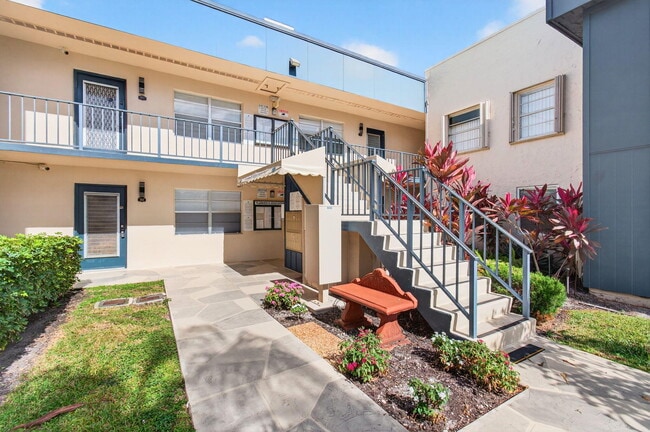 Building Photo - 180 Flanders C