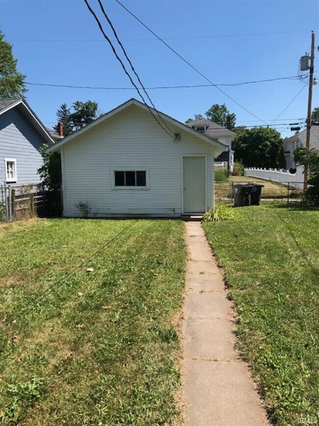 Building Photo - 1704 California Ave