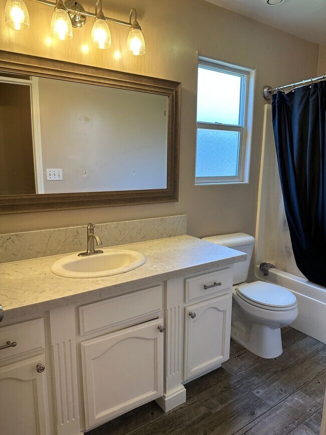 Building Photo - Coming Soon! Northwest Bakersfield Home