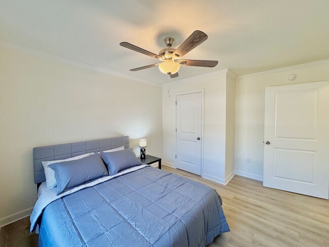 Building Photo - The Home You’ve Been Searching For! *Utili...