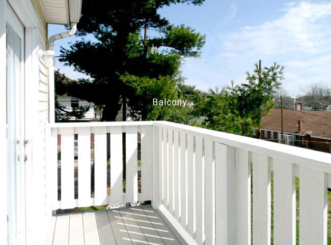 Balcony - 444 Walnut Ave SE