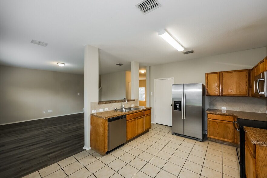 Building Photo - 1600 Chivalry Ln
