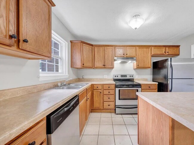 Building Photo - 1702 Elbert Dr