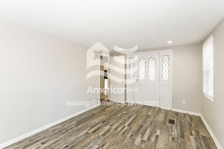 Building Photo - 632 Seymour Dr