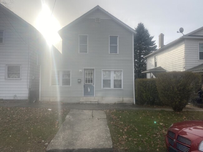 Primary Photo - 910 church st