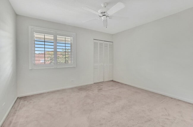 Building Photo - 4517 NW 5th Ave