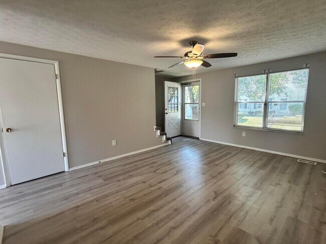 Building Photo - 2846 Avati Dr