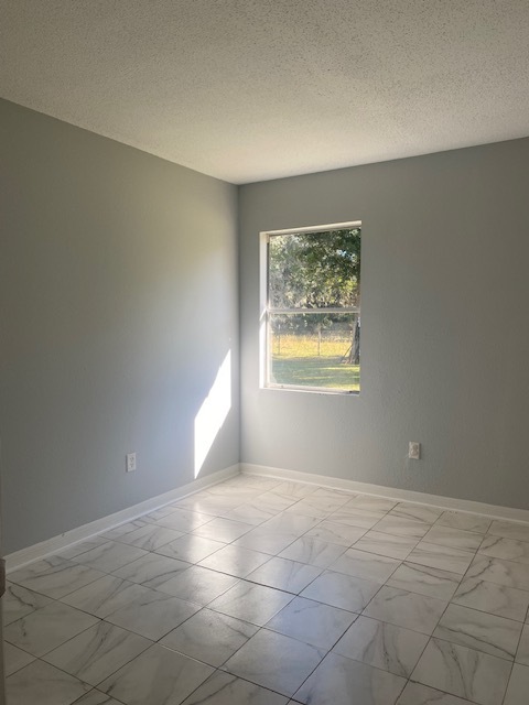 Building Photo - 3/1.5 DeLand, Walk to the Sunrail! $2,000/...