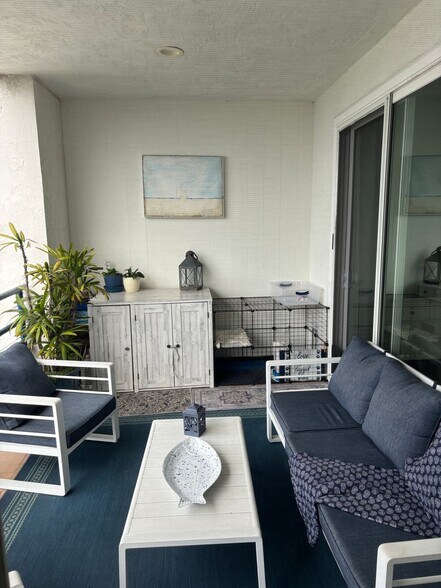 Building Photo - 4038 Garfield St