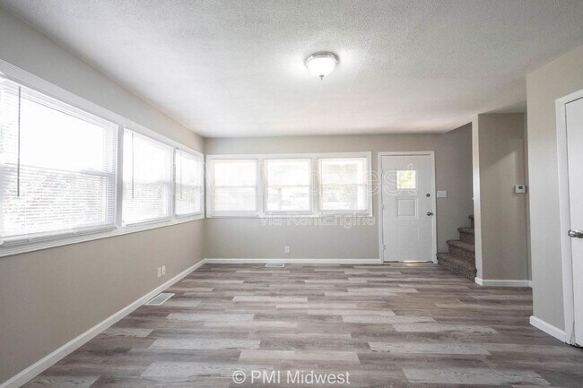 Building Photo - 6276 Eastgate Ave