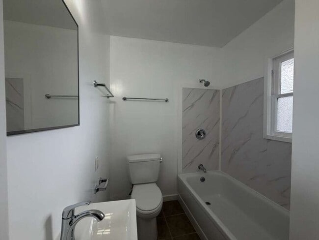 Building Photo - 1225 University Ave