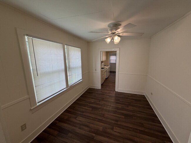 Building Photo - 602 Castle Heights Ave