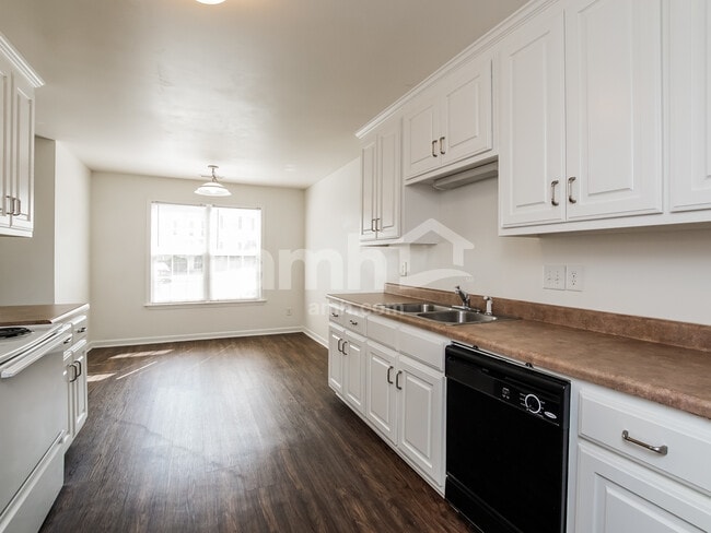 Building Photo - 309 Whitehall Ct