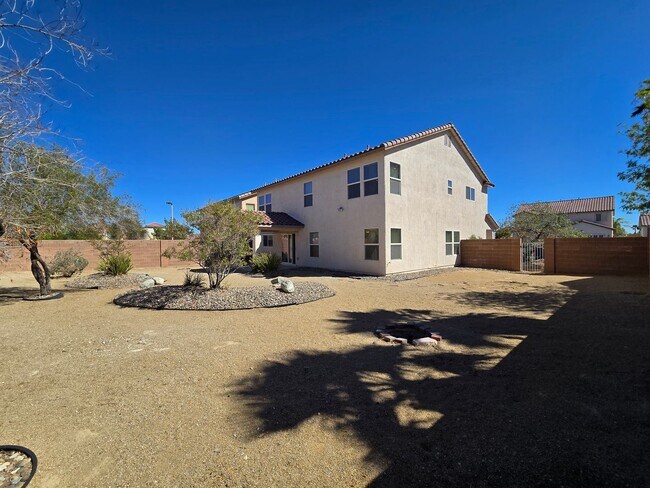 Building Photo - ****Two Weeks FREE RENT **** A Spacious 4 Bedroom House in Iron Mountain Ranch