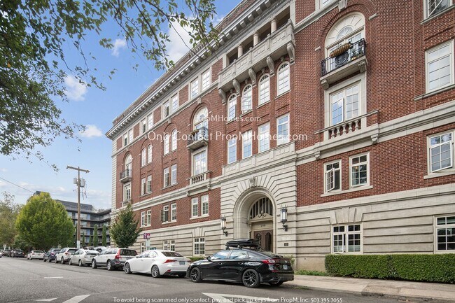 Building Photo - Classic Nob Hill Studio with Courtyard Acc...