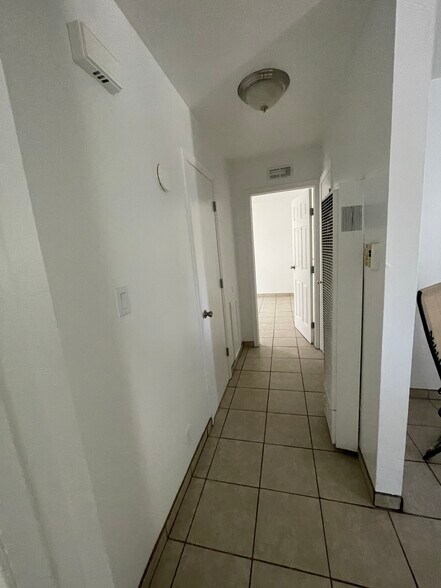 Building Photo - 711 Avenida Cesar Chavez SE