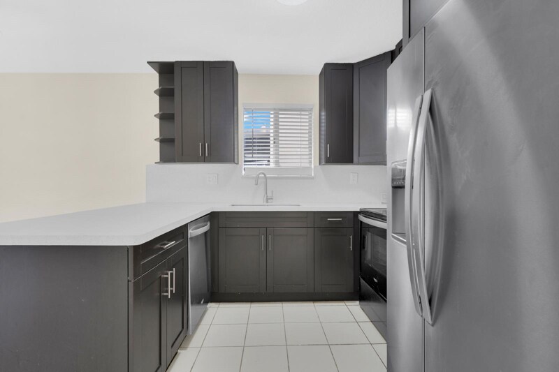 Building Photo - 16214 SW 137th Ct