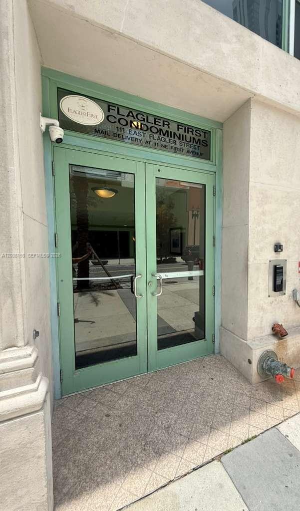 Building Photo - 111 E Flagler St