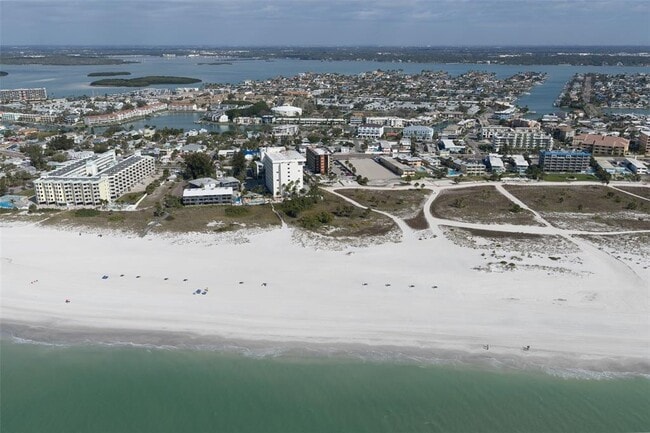 Building Photo - 11820 Capri Cir S