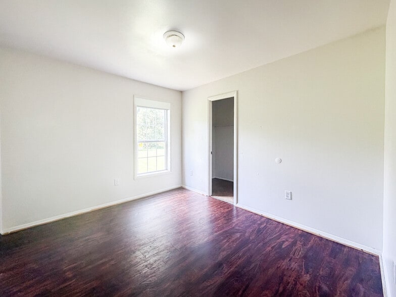 Building Photo - 249 Doggett Ln