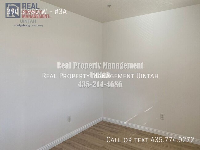 Building Photo - 390 980